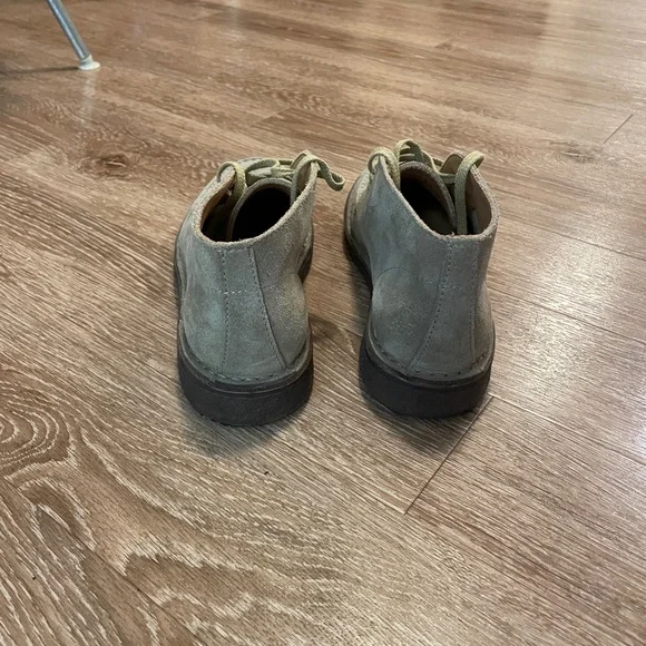 Drakes Crosby Moc-Toe Chukka Boot Sand Suede